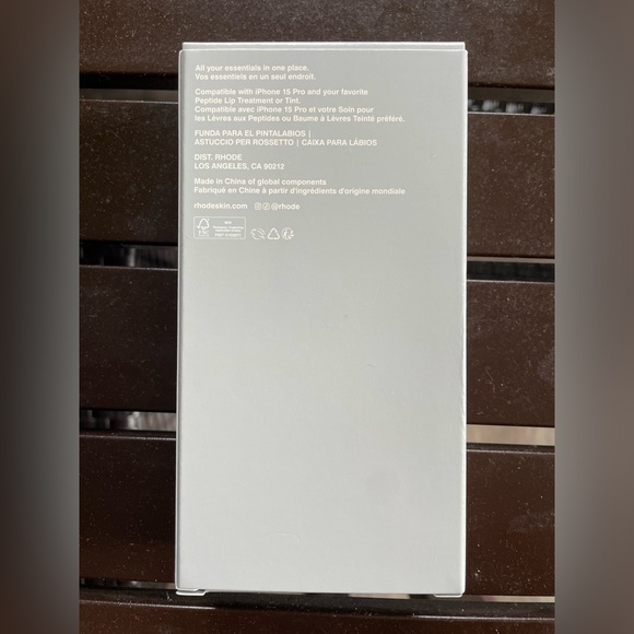 Rhode skincare lipcase cover Apple 15 PRO NWB Hailey beiber - Picture 5 of 6